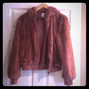 Fuzzy, large, barely worn